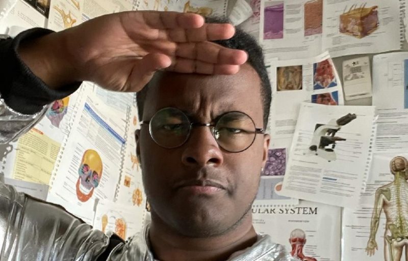 Youtuber Twomad foi encontrado morto dentro de casa pela polícia na terça (13) após faltar a vários compromissos nos últimos dias