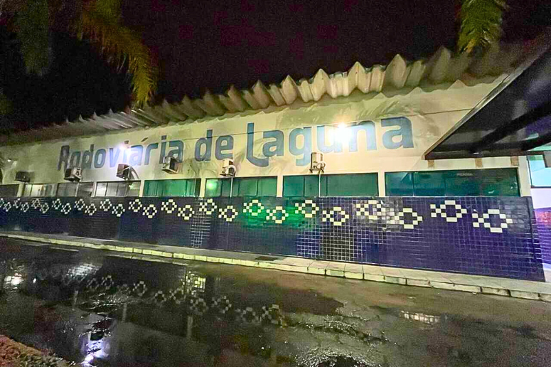 A vítima foi atingida por facadas. 