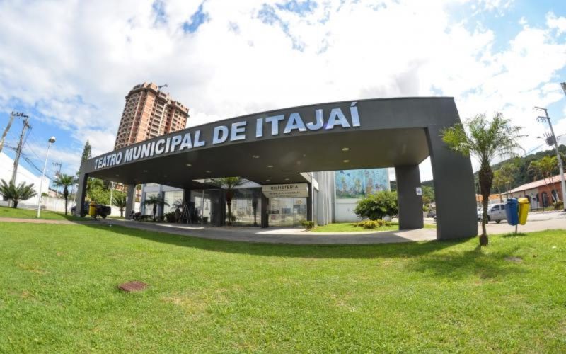 Fachada do Teatro Municipal de Itajaí