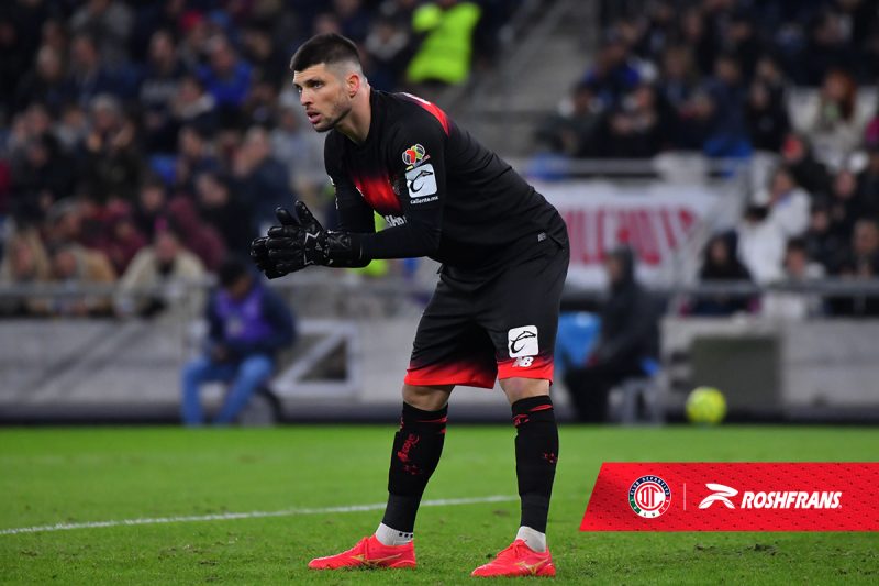 Jogador saiu como &#8220;herói&#8221; no último jogo do Campeonato Mexicano &#8211; Foto: Toluca/Divulgação/ND