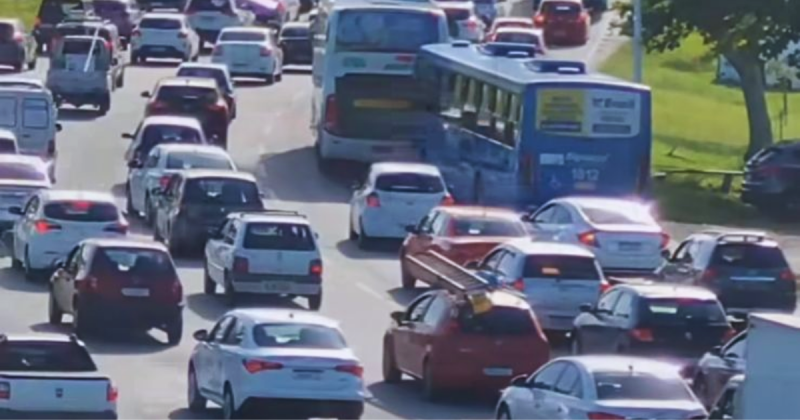 Imagem do trânsito; Principais vias da Grande Florianópolis enfrentam lentidão