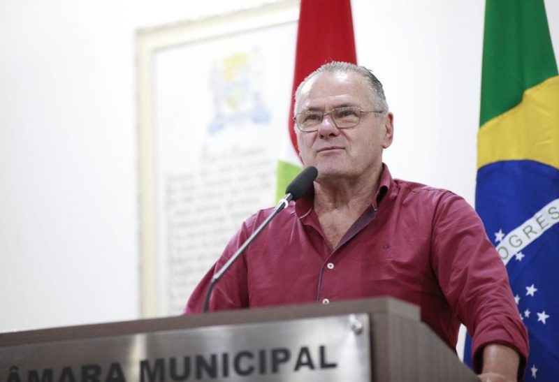 Rolf Bublitz (PSDB), de 71 anos, sofreu uma queda de moto no final da tarde de sexta-feira (9), próximo à divisa entre Blumenau e Massaranduba 