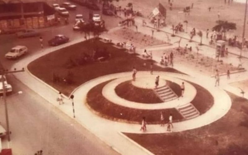 Foto antiga da Praça Almirante Tamandaré, em Balneário Camboriú