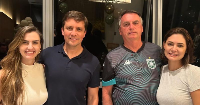 Bolsonaro jantou com prefeito de Balneário Camboriú 