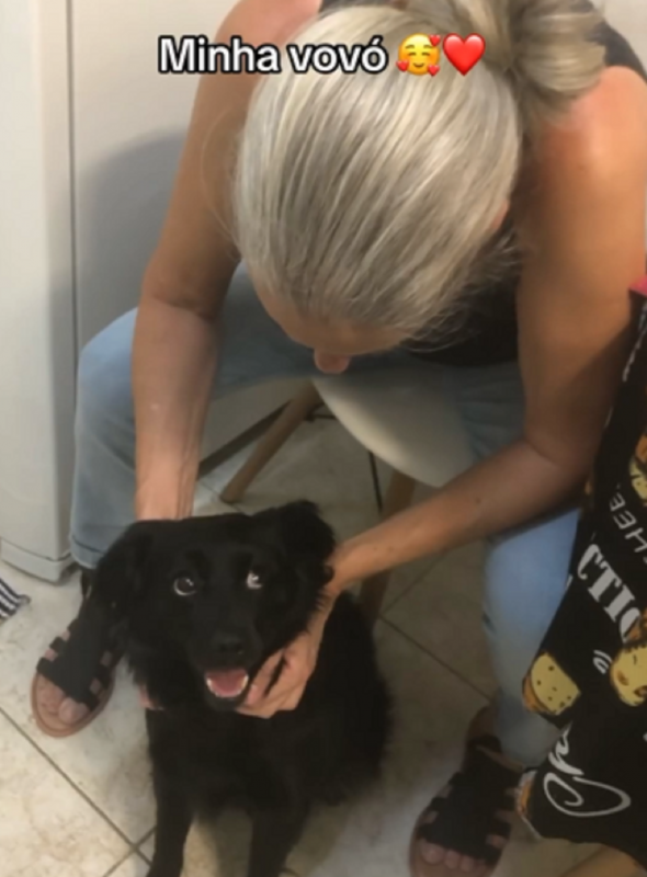 Marlinho demostrando todo o "amor da vovó"