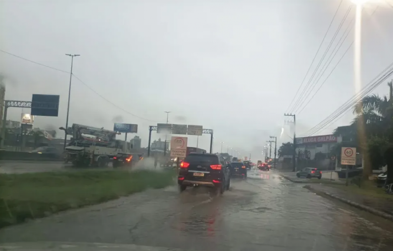 São José notifica Autopista Litoral Sul sobre drenagem nas marginais da BR-101