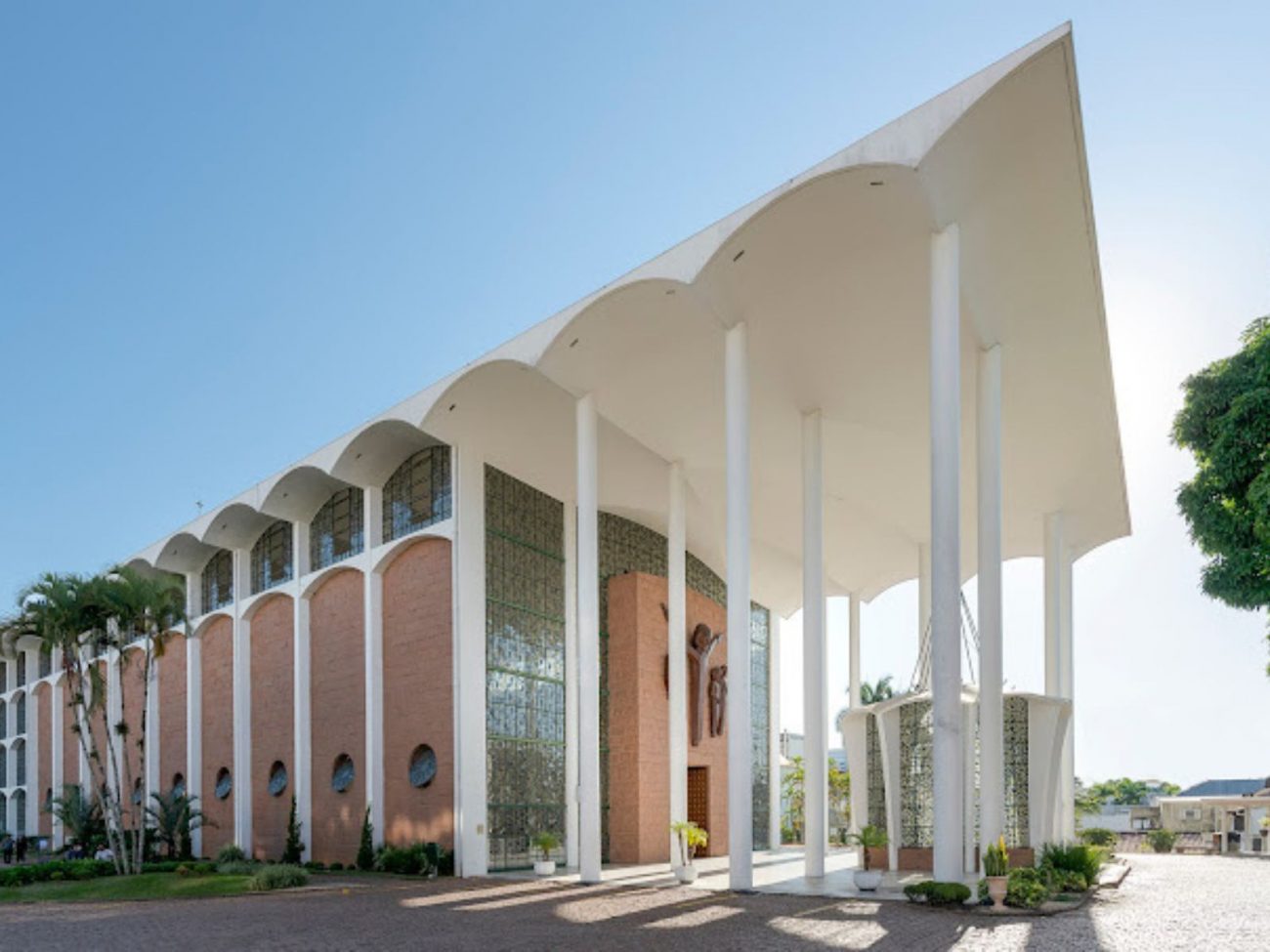 Catedral São Paulo Apóstolo promove Festa do Divino em Blumenau anualmente