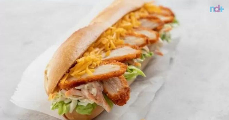 Imagem mostra Chicken Roll ou Breakfast Roll uma das comidas, ou sanduíches, mais populares na Irlanda