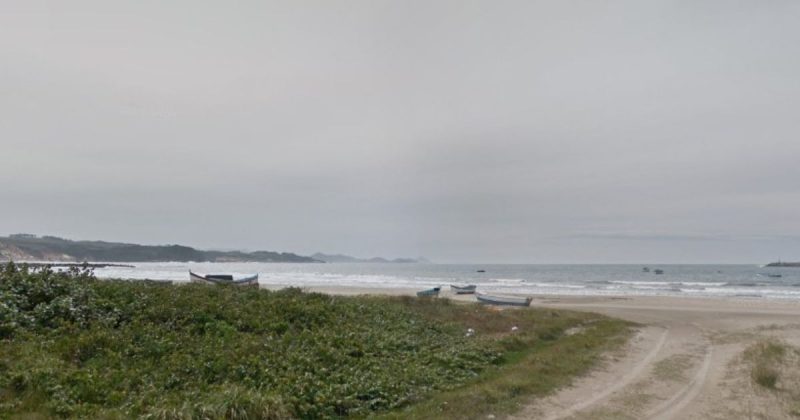 Corpo do jovem foi encontrado na faixa de areia da Praia do Porto – Foto: Reprodu&ccedil;&atilde;o/Google Street View/ND