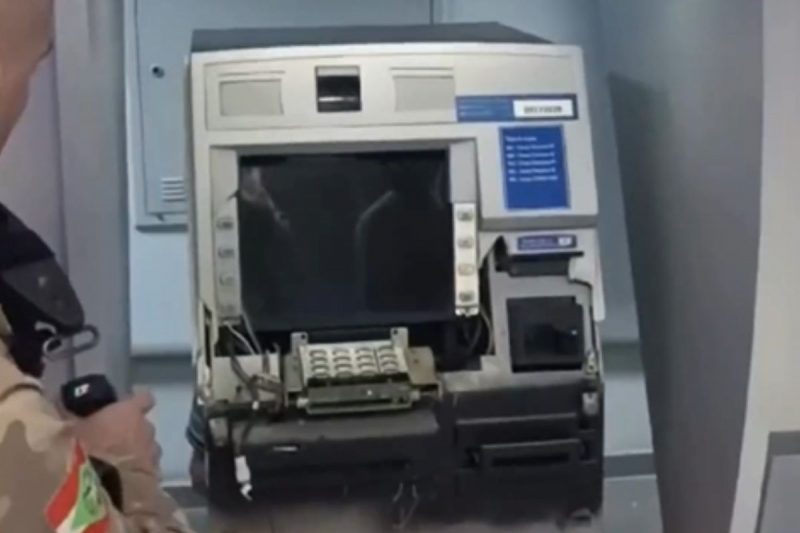 Caixa eletrônico ficou bastante danificado 