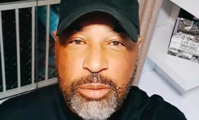 Dinei foi um dos poucos ex-jogadores que se pronunciaram sobre as prisões de Robinho e Daniel Alves