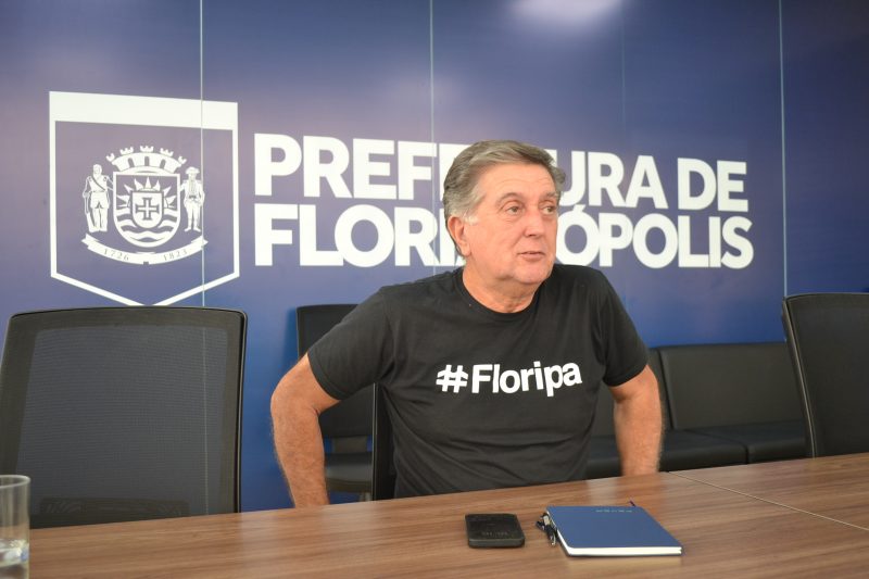prefeito de Florianópolis Topázio Neto