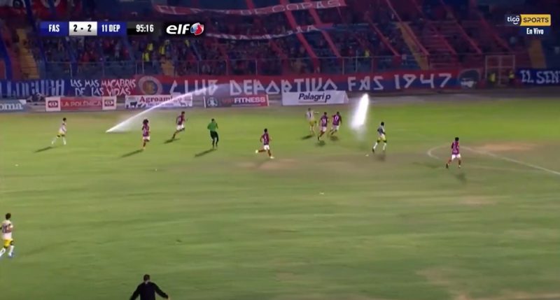 A estratégia molhada em contra-ataque rival deu o que falar