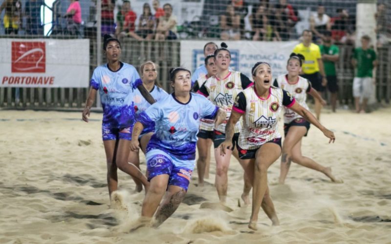 Equipes da categoria Feminina - Veteranas do Municipal de Futebol de Areia de Navegantes 2024