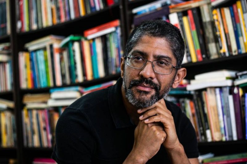  O escritor, professor e pesquisador Jeferson Tenório