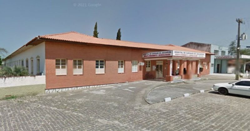 Jovem foi encaminhado ao Hospital de Caridade de Jaguaruna, mas n&atilde;o resistiu e morreu na unidade – Foto: Reprodu&ccedil;&atilde;o/Google Street View/ND