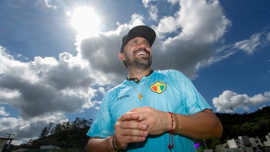 Luizinho Lopes nega &#8216;clima de revanche&#8217; em nova final entre Brusque e Criciúma