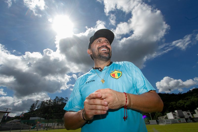 Treinador chega a segunda final seguida de Catarinense no comando do Quadricolor – Foto: Leo Munhoz/ND