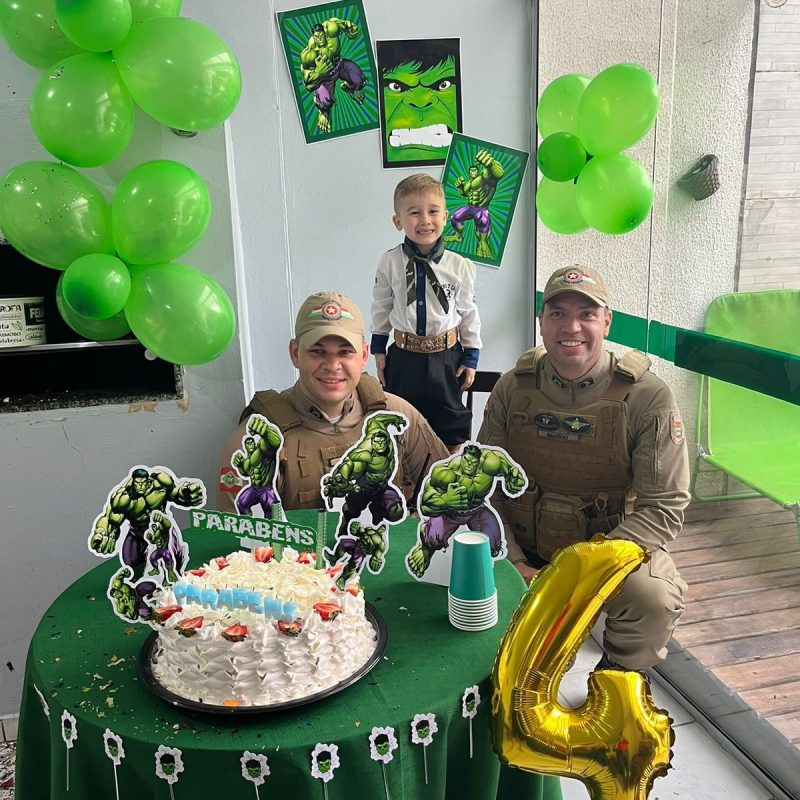 Menino de quatro anos recebe surpresa de her&oacute;is em sua festa de anivers&aacute;rio – Foto: Divulga&ccedil;&atilde;o/Reprodu&ccedil;&atilde;o/ND