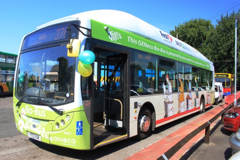 Ônibus de cocô faz bem ao meio ambiente 