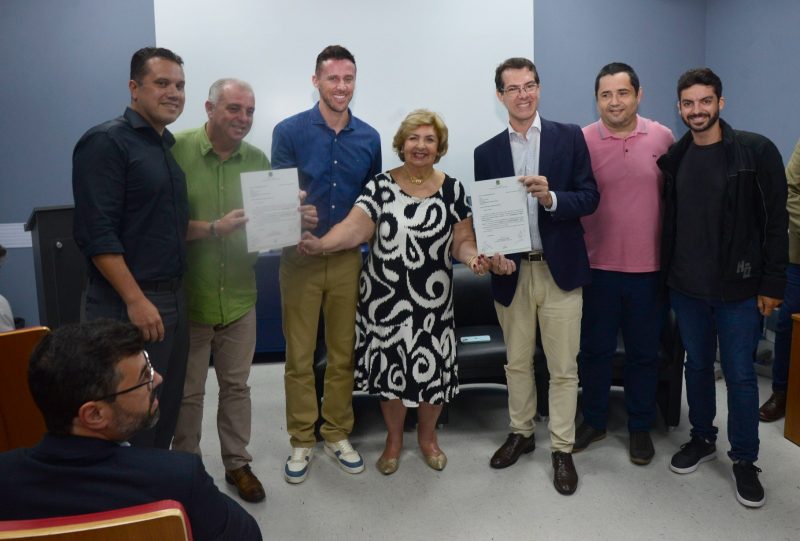 Em visita &agrave; UFSC, a senadora repassou uma verba de R$ 1,5 milh&atilde;o – Foto: Reprodu&ccedil;&atilde;o/ND