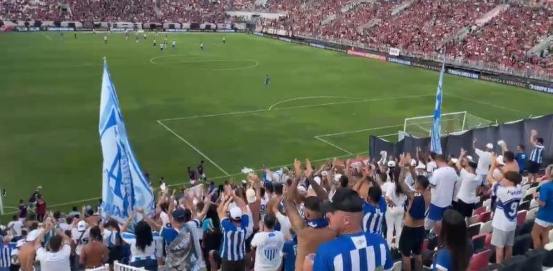 Torcida do Avaí na Arena