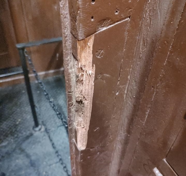 Trem histórico foi danificado pelo homem 