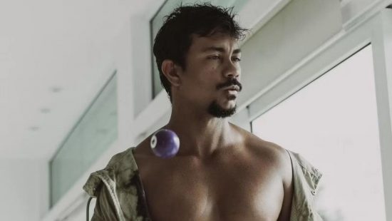 Sala de cinema, estúdio e varanda com sinuca: Xamã abre sua mansão no Rio de Janeiro