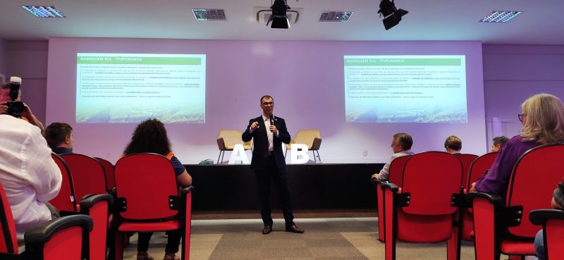 Encontro para discutir situação das barragens aconteceu nesta segunda-feira (22), na Associação Empresarial de Blumenau