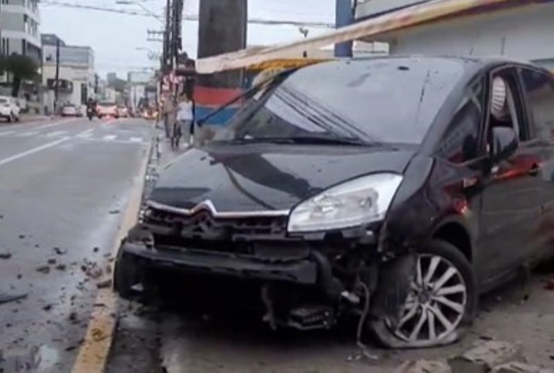 Segundo a GMF, a via foi totalmente liberada por volta das 8h20 desta segunda (15) -