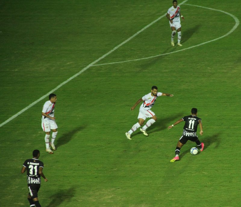 Alisson foi o nome do Figueirense no jogo