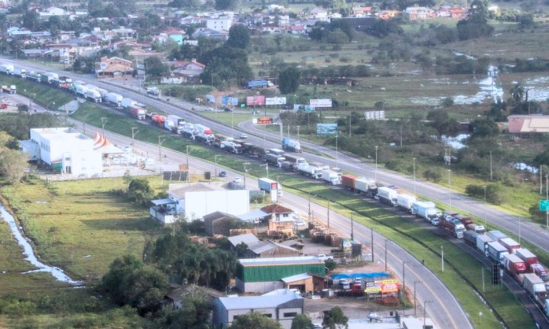 BR-101 travada em Santa Catarina