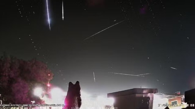 Fen&ocirc;meno pode ser vista no c&eacute;u de Santa Catarina. No registro, de Abril de 2023, o c&eacute;u de Santa Catarina sendo iluminado pelos corpos – Foto: Bramon/Reprodu&ccedil;&atilde;o