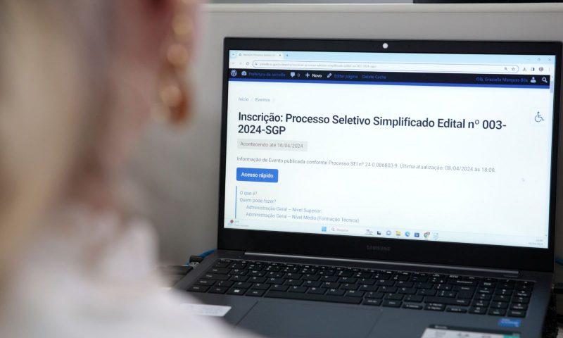 As inscrições gratuitas vão até o dia 16 de abril; as contratações incluem cargos como médicos, professores e técnicos em segurança do trabalho