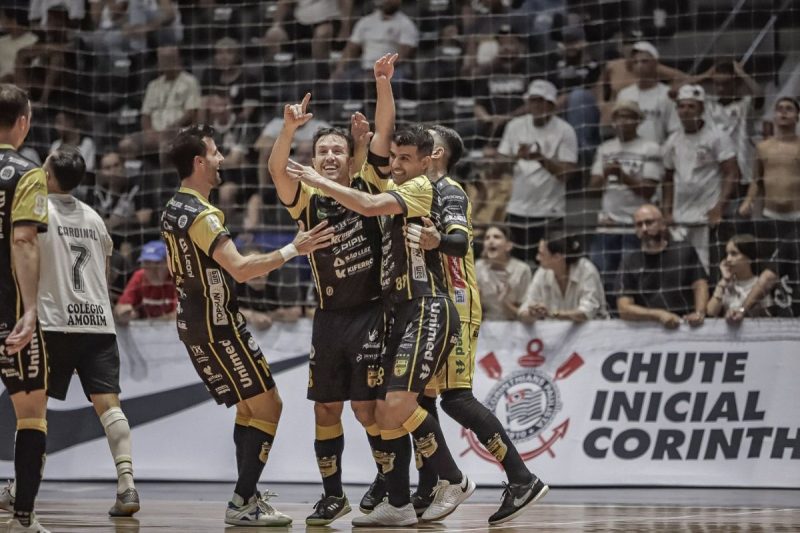 Jaraguá Futsal vence as duas e está na semifinal da Copa do Brasil
