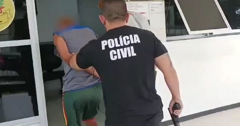 M&atilde;e do preso tamb&eacute;m &eacute; suspeita de participar do crime – Foto: Pol&iacute;cia Civil/Divulga&ccedil;&atilde;o/ND