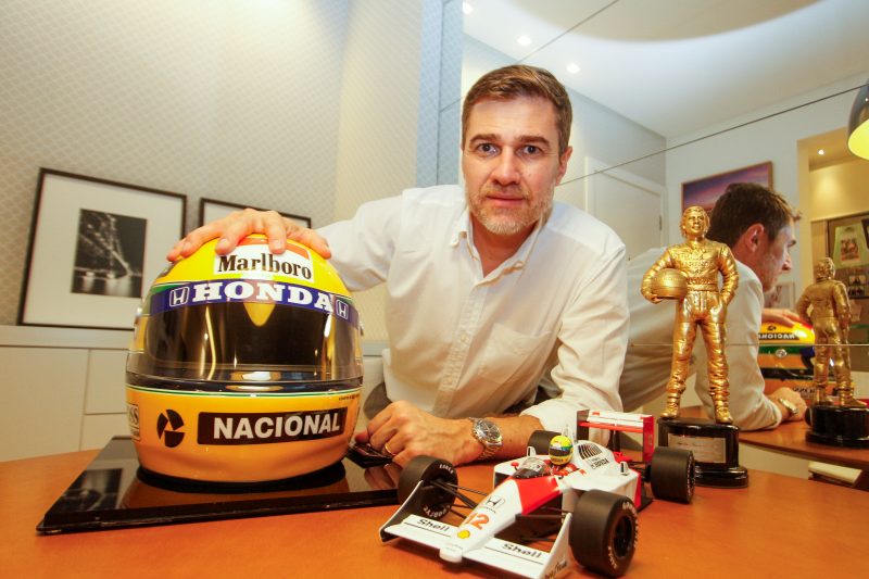 Fotojornalista e f&atilde; de Ayrton Senna, Cristiano Andujar – Foto: Leo Munhoz/ND