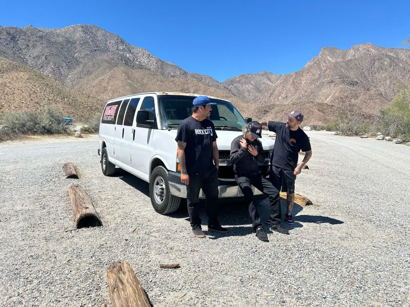 Uir&aacute; Medeiros, Rafael Celsi (baixo) e Victor Berretta (bateria), integrantes da banda End of Pipe, de Floripa, em sua terceira turn&ecirc; pelos Estados Unidos – Foto: Divulga&ccedil;&atilde;o