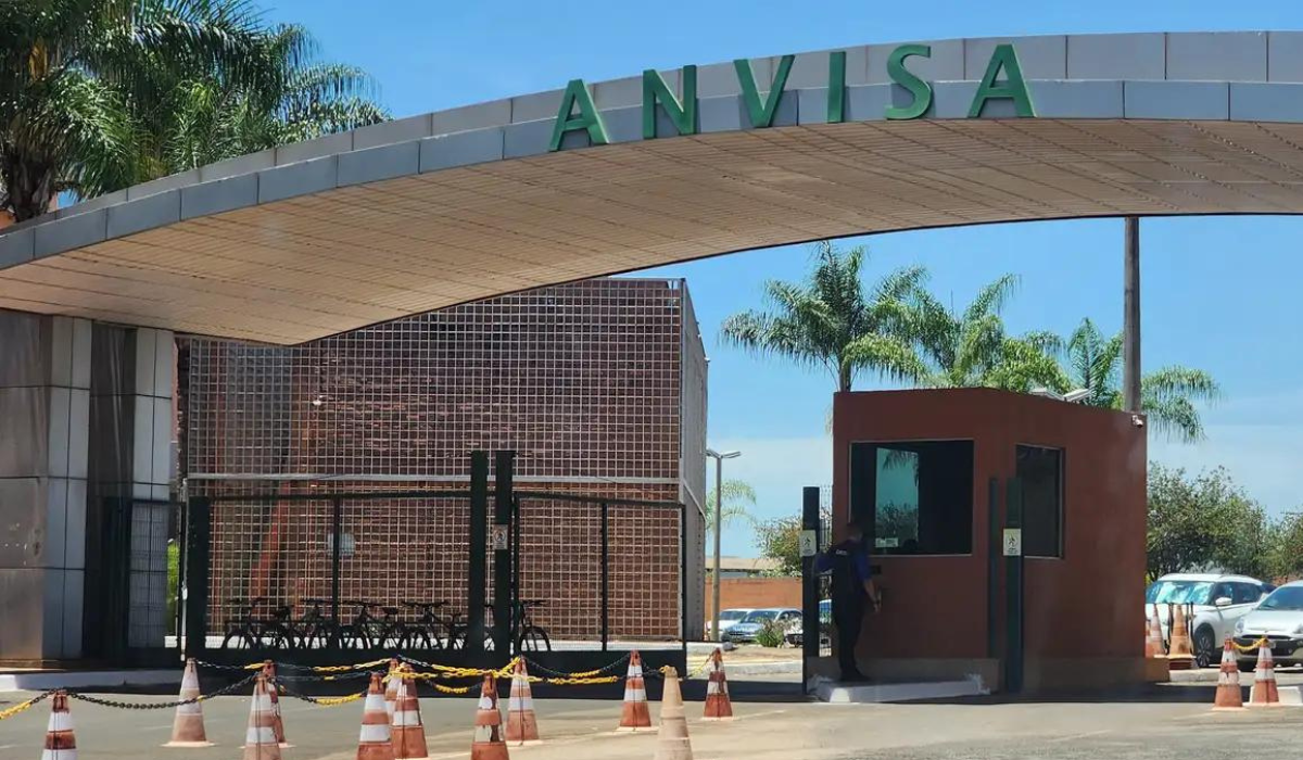 Anvisa suspende uso de remédio popular no Brasil após inseto ser encontrado dentro de frascos - veja qual é contioutra.com - Anvisa suspende uso de remédio popular no Brasil após inseto ser encontrado dentro de frascos - veja qual é