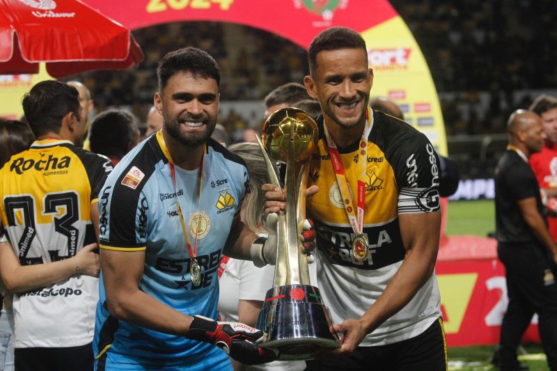 Jogadores do Tigre comemoram mais uma conquista – Foto: Leo Munhoz/ND