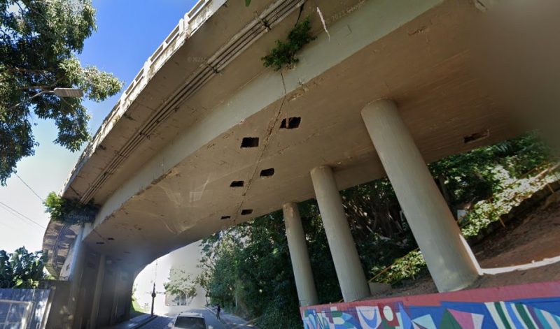 Situação do viaduto Presidente John Kennedy, sobre a rua Fúlvio Aducci em Florianópolis 