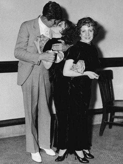 Daisy e Violet Hilton tiveram diversos relacionamentos ao longo da vida – Foto: Getty Images