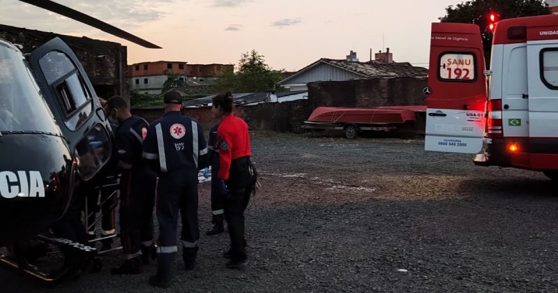 Atendimento a homem que foi arremessado para o alto por vaca