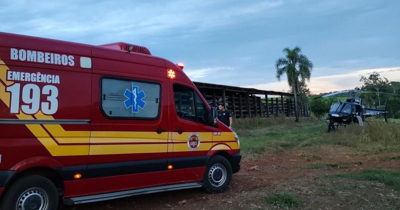 Atendimento a homem que foi arremessado para o alto por vaca