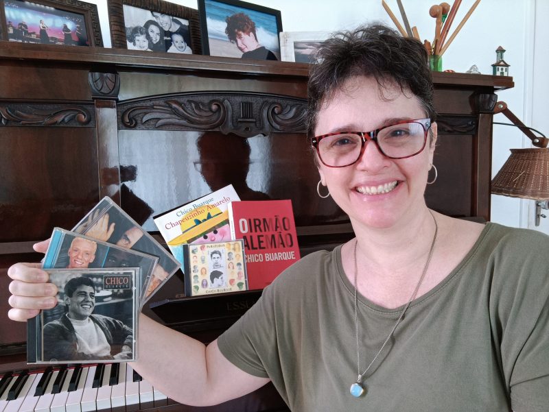 Produtora, pesquisadora e pianista Marisa Toledo, de Joinville, novamente se debru&ccedil;a sobre a obra po&eacute;tica de Chico Buarque – Foto: Divulga&ccedil;&atilde;o