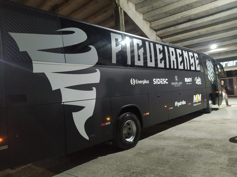 Novo ônibus do clube foi apresentado &#8211; Foto: Jorge Jr/ND