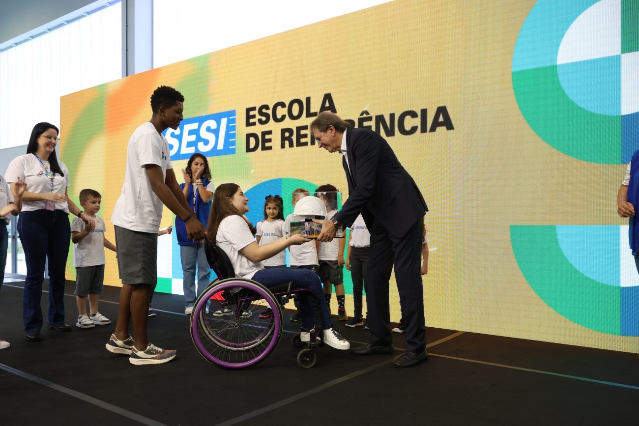 Mário Cezar de Aguiar recebeu homenagem dos estudantes durante a inauguração - André Kopsch/ND