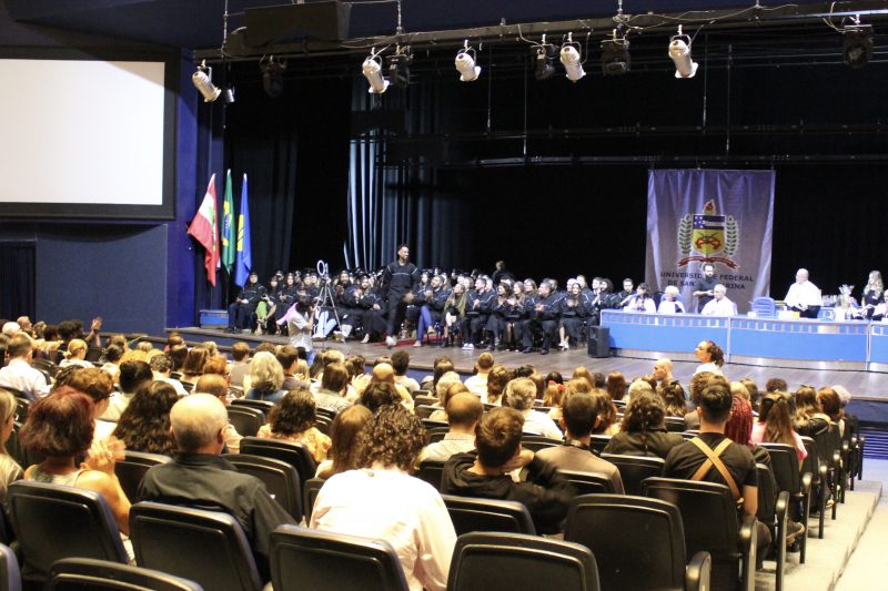 Formatura do curso de Psicologia é símbolo da importância das cotas raciais 