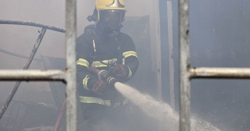 Inc&ecirc;ndio deixa a casa destru&iacute;da – Foto: CBMSC/Divulga&ccedil;&atilde;o/ND