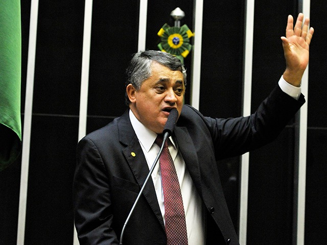 Foto do José Guimarães na tribuna